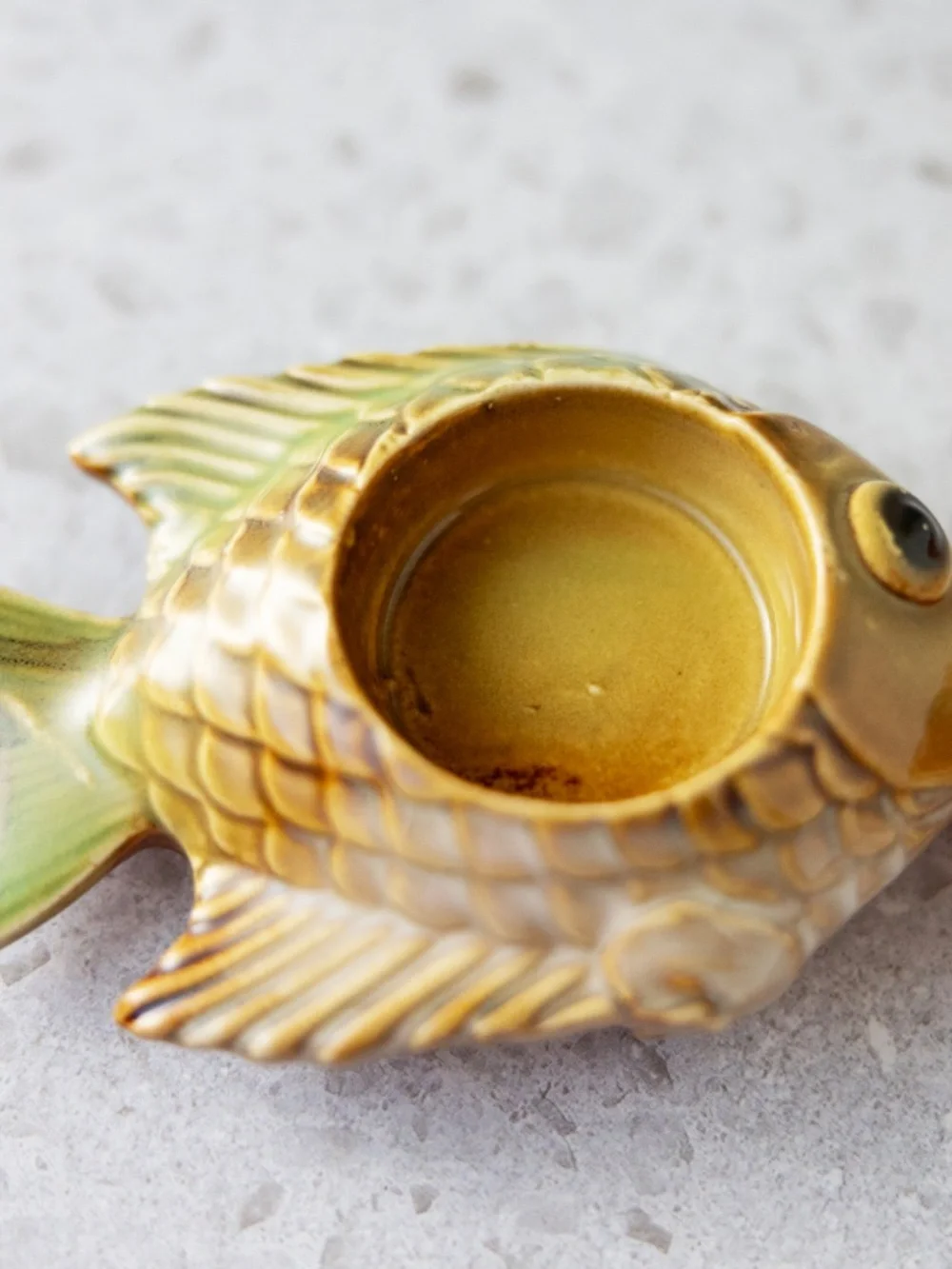 Pair of ceramic fish shaped tea light candle holders made in China red green